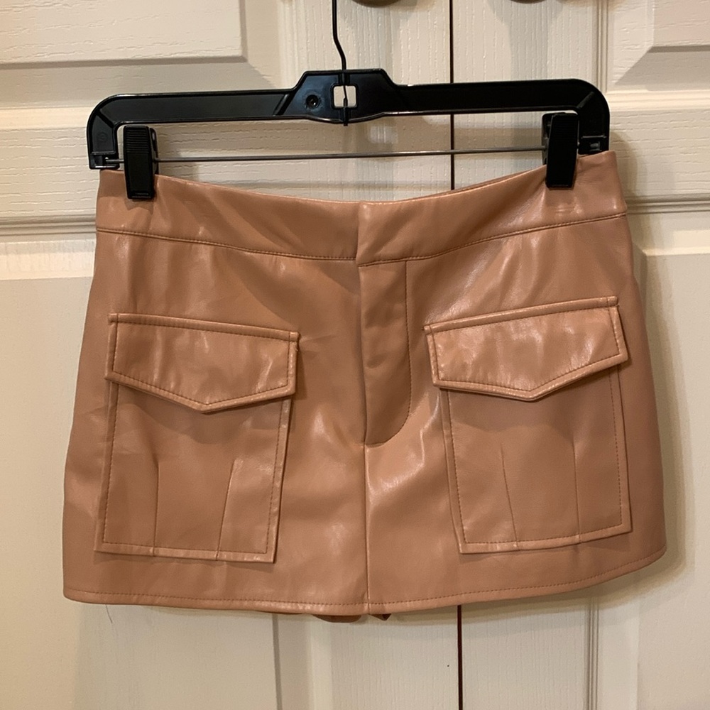 FOREVER 21 • Skort M